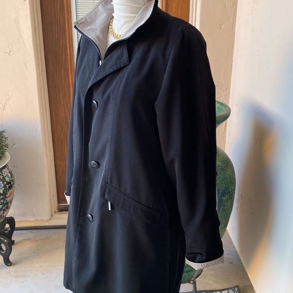 Waterproof trench coat style with removable warm lining size petite medium - Picture 4 of 13